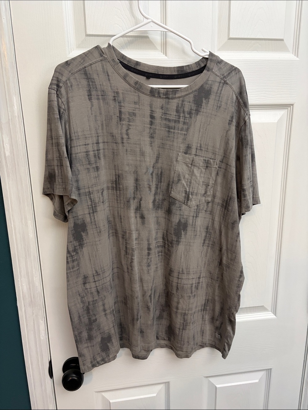 Men's Short Sleeve Pocket Tee in Washed Gray